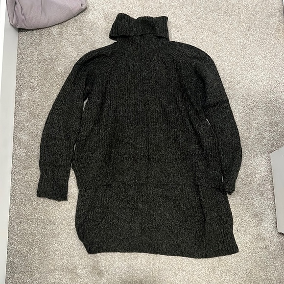 Express turtleneck high low sweater - Picture 1 of 3